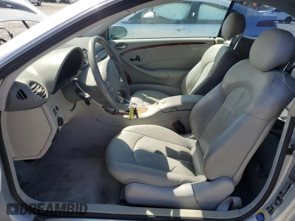 2004 Mercedes-Benz CLK 320 z VIN WDBTJ65J74F079165, wystawiony jako Copart lot #52729275 z przebiegiem 119 573 mil mil oraz Czysty tytuł • Clean title. Historia ofert i sprzedaży dostępna na DreamBid. Obrazek 7.