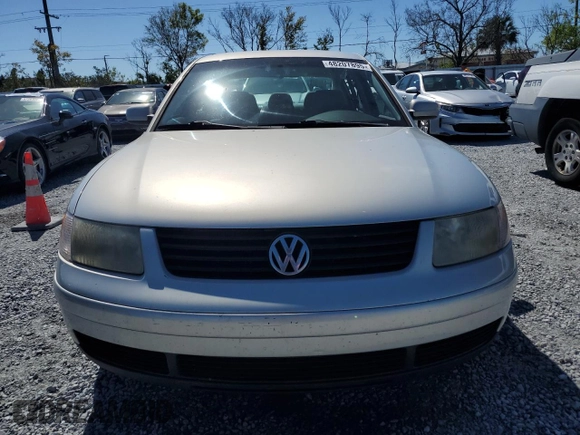 2001 Volkswagen Passat z VIN WVWAC63B91P019327, wystawiony jako Copart lot #48207895 z przebiegiem 147 065 mil mil oraz Szkoda całkowita • Salvage title. Historia ofert i sprzedaży dostępna na DreamBid. Obrazek 5.