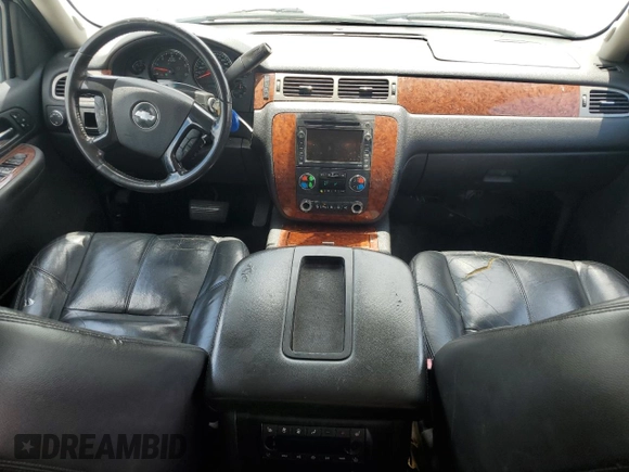 2008 Chevrolet Suburban LTZ with VIN 1GNFC16J18R119052, listed as a Copart auction lot 58657595 with 380,363 mi miles and Clean title. Bid and sale history available at DreamBid. Image 8.