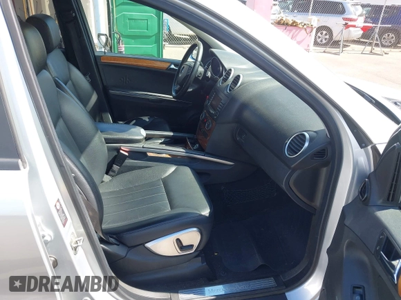 2006 Mercedes-Benz M 350 z VIN 4JGBB86E96A005068, wystawiony jako IAAI lot #42408575 z przebiegiem 140 265 mil mil oraz . Historia ofert i sprzedaży dostępna na DreamBid. Obrazek 5.