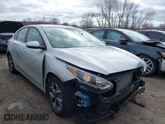 2020 Kia Forte LXS with VIN 3KPF24AD1LE224130, listed as a IAAI auction lot 41788497 with 7,904 mi miles. Bid and sale history available at carsss.com. Image 1.