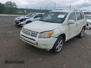 2007 Toyota RAV4 with VIN JTMZD33V276030709, listed as a IAAI auction lot 42101229 with 254,952 mi miles. Bid and sale history available at carsss.com. Image 2.