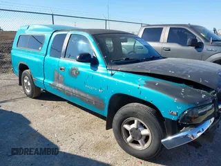 1997 Dodge Dakota with VIN 1B7GL23X9VS142143, listed as a IAAI auction lot 41397050 with 140,122 mi miles. Bid and sale history available at carsss.com. Image 1.