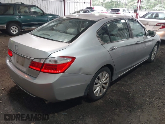 2015 Honda Accord EX-L z VIN 1HGCR2F8XFA033815, wystawiony jako IAAI lot #42658020 z przebiegiem 98 683 mil mil oraz . Historia ofert i sprzedaży dostępna na DreamBid. Obrazek 4.