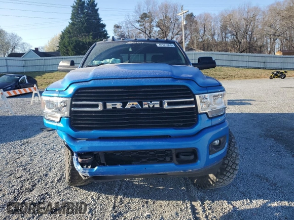 2021 Ram 2500 Big Horn z VIN 3C6UR5DL2MG643385, wystawiony jako Copart lot #48522665 z przebiegiem 46 479 mil mil oraz Szkoda całkowita • Salvage title. Historia ofert i sprzedaży dostępna na DreamBid. Obrazek 5.