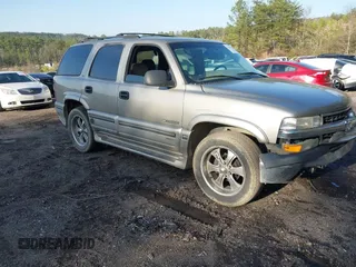 2002 Chevrolet Tahoe LT with VIN 1GNEC13Z92J176384, listed as a IAAI auction lot 41747731 with 190,439 mi miles. Bid and sale history available at carsss.com. Image 1.