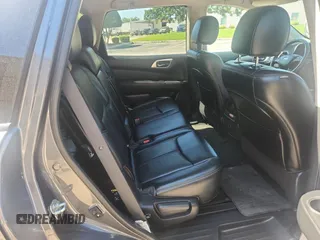 2017 Nissan Pathfinder SL z VIN 5N1DR2MN9HC909286, wystawiony jako Copart lot #58254495 z przebiegiem 80 084 mil mil oraz Szkoda całkowita • Salvage title. Historia ofert i sprzedaży dostępna na DreamBid. Obrazek 6.