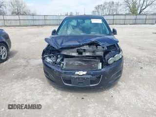 2016 Chevrolet Sonic LT z VIN 1G1JC5SB3G4101181, wystawiony jako IAAI lot #41910663 z przebiegiem 98 018 mil mil oraz . Historia ofert i sprzedaży dostępna na DreamBid. Obrazek 6.