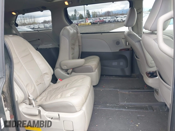 2011 Toyota Sienna XLE with VIN 5TDDK3DCXBS003666, listed as a IAAI auction lot 41807992 with 156,699 mi miles. Bid and sale history available at carsss.com. Image 8.