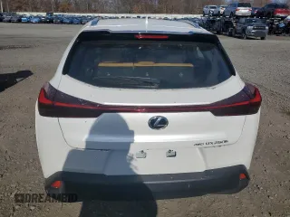 2024 Lexus UX 250h Premium z VIN JTHP9JBH0R2079022, wystawiony jako Copart lot #80049064 z przebiegiem Nie podano mil oraz Szkoda całkowita • Salvage title. Historia ofert i sprzedaży dostępna na DreamBid. Obrazek 6.