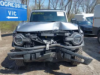 2022 Ford Bronco с VIN 1FMDE5BH3NLA79314, выставлен на аукционе IAAI как лот 42003550 с пробегом 15 303 миль миль и . История ставок и продаж доступна на DreamBid. Изображение 13.
