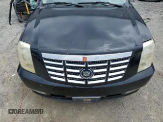 2008 Cadillac Escalade ESV z VIN 1GYFK66888R172346, wystawiony jako Copart lot #61013275 z przebiegiem 200 453 mil mil oraz Czysty tytuł • Clean title. Historia ofert i sprzedaży dostępna na DreamBid. Obrazek 12.