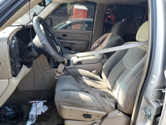 2004 Chevrolet Suburban LT z VIN 1GNFK16T94J220269, wystawiony jako Copart lot #55427185 z przebiegiem Nie podano mil oraz Szkoda całkowita • Salvage title. Historia ofert i sprzedaży dostępna na DreamBid. Obrazek 7.