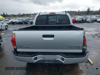 2008 Toyota Tacoma PreRunner with VIN 5TEJU62N88Z517191, listed as a IAAI auction lot 41515565 with 106,699 mi miles. Bid and sale history available at carsss.com. Image 17.