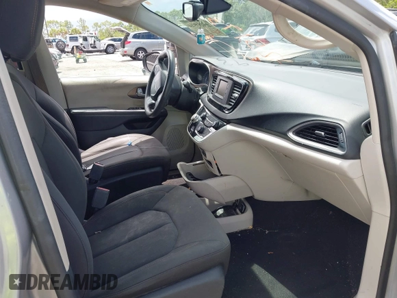 2017 Chrysler Pacifica Touring with VIN 2C4RC1DG7HR516711, listed as a IAAI auction lot 42633544 with 97,853 mi miles and . Bid and sale history available at DreamBid. Image 5.