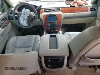 2010 Chevrolet Tahoe LTZ z VIN 1GNUCCE02AR183523, wystawiony jako Copart lot #59524985 z przebiegiem 197 580 mil mil oraz Szkoda całkowita • Salvage title. Historia ofert i sprzedaży dostępna na DreamBid. Obrazek 8.