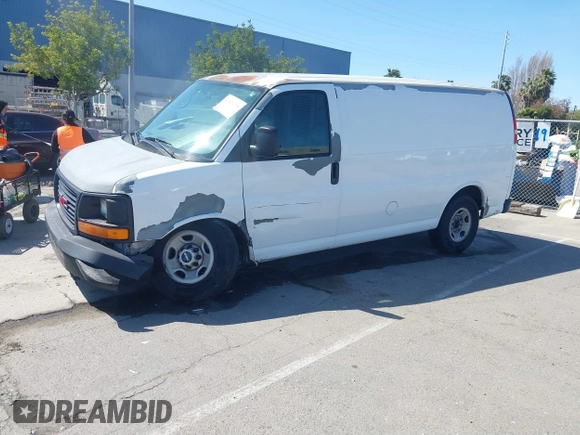 2007 GMC Savana Cargo with VIN 1GTGG25V471229750, listed as a IAAI auction lot 41851956 with 277,390 mi miles. Bid and sale history available at carsss.com. Image 2.