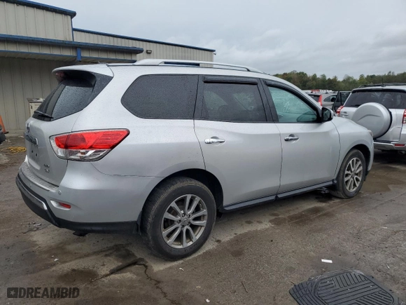2015 Nissan Pathfinder Platinum with VIN 5N1AR2MM8FC712066, listed as a Copart auction lot 73313034 with 131,496 mi miles and Salvage Title. Bid and sale history available at carsss.com. Image 3.