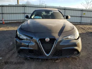 2018 Alfa Romeo Giulia with VIN ZARFAEDN6J7597695, listed as a Copart auction lot 39483903 with 45,318 mi miles. Bid and sale history available at carsss.com. Image 5.