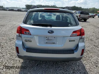 2014 Subaru Outback 2.5i z VIN 4S4BRCAC9E3220635, wystawiony jako Copart lot #62101105 z przebiegiem 175 951 mil mil oraz Szkoda całkowita • Salvage title. Historia ofert i sprzedaży dostępna na DreamBid. Obrazek 6.