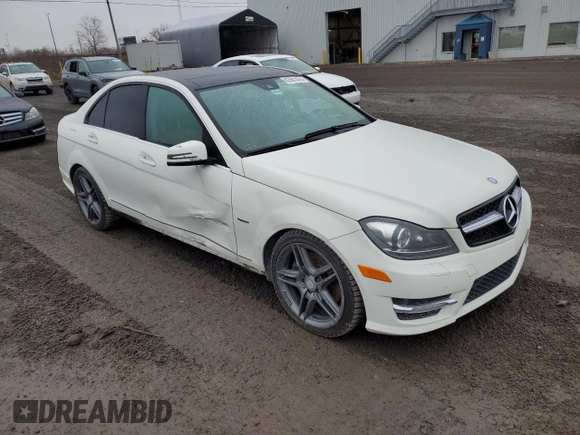 2012 Mercedes-Benz C 350 z VIN WDDGF8JB9CA710837, wystawiony jako Copart lot #82681474 z przebiegiem 130 815 mil mil oraz Szkoda całkowita • Salvage title. Historia ofert i sprzedaży dostępna na DreamBid. Obrazek 4.