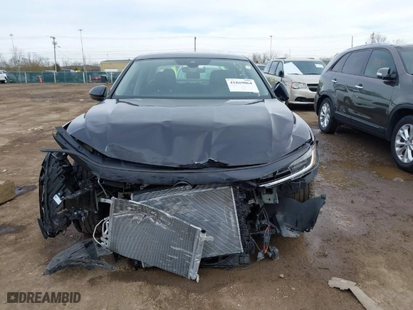 2025 Volkswagen Jetta SE with VIN 3VW7X7BU6SM032015, listed as a IAAI auction lot 41869064 with 2,550 mi miles. Bid and sale history available at carsss.com. Image 12.
