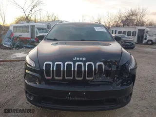 2017 Jeep Cherokee Latitude with VIN 1C4PJMCS4HW660311, listed as a IAAI auction lot 40964504 with 95,210 mi miles. Bid and sale history available at carsss.com. Image 12.