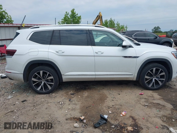 2024 Volkswagen Atlas SEL Premium R-Line with VIN 1V2FR2CA7RC598307, listed as a IAAI auction lot 42326908 with 16,792 mi miles and . Bid and sale history available at DreamBid. Image 13.