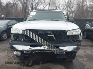 2005 Chevrolet Avalanche Z71 with VIN 3GNEK12Z65G200232, listed as a IAAI auction lot 41128043 with 173,874 mi miles. Bid and sale history available at carsss.com. Image 13.