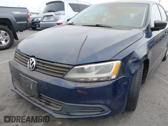 2012 Volkswagen Jetta S с VIN 3VW2K7AJ4CM410723, выставлен на аукционе IAAI как лот 42450418 с пробегом 161 730 миль миль и . История ставок и продаж доступна на DreamBid. Изображение 6.