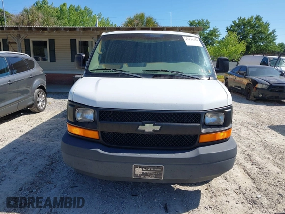 2004 Chevrolet Express Cargo z VIN 1GCFG15T141189899, wystawiony jako IAAI lot #42134101 z przebiegiem 191 632 mil mil oraz . Historia ofert i sprzedaży dostępna na DreamBid. Obrazek 6.