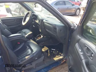 2000 Chevrolet Blazer LT z VIN 1GNDT13W2Y2145868, wystawiony jako IAAI lot #42445473 z przebiegiem 134 019 mil mil oraz . Historia ofert i sprzedaży dostępna na DreamBid. Obrazek 5.