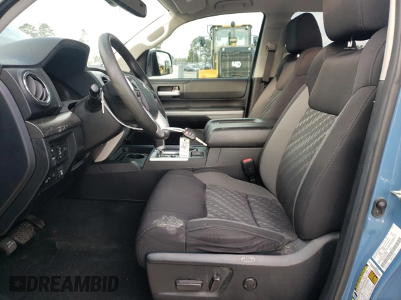 2020 Toyota Tundra 2WD SR5 with VIN 5TFEY5F13LX261579, listed as a Copart auction lot 86322274 with 98,093 mi miles and Salvage Title. Bid and sale history available at carsss.com. Image 7.