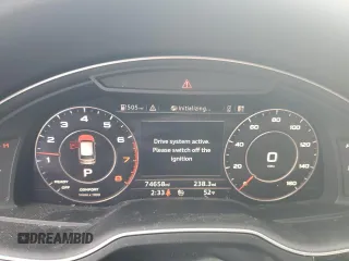 2019 Audi Q7 Prestige z VIN WA1VAAF78KD011315, wystawiony jako Copart lot #56896475 z przebiegiem 74 658 mil mil oraz Szkoda całkowita • Salvage title. Historia ofert i sprzedaży dostępna na DreamBid. Obrazek 9.