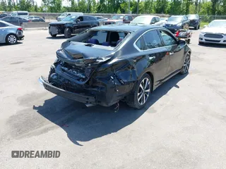 2017 Nissan Altima SR z VIN 1N4AL3AP3HN346511, wystawiony jako IAAI lot #42252884 z przebiegiem 121 727 mil mil oraz . Historia ofert i sprzedaży dostępna na DreamBid. Obrazek 4.