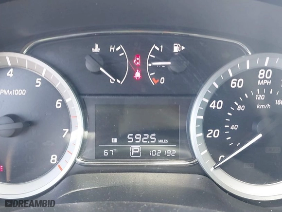 2015 Nissan Sentra S with VIN 3N1AB7AP1FY368501, listed as a IAAI auction lot 42081880 with 102,192 mi miles. Bid and sale history available at carsss.com. Image 7.