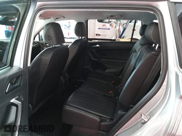 2024 Volkswagen Tiguan SE with VIN 3VV3B7AX8RM108454, listed as a IAAI auction lot 42793135 with 34,423 mi miles and . Bid and sale history available at DreamBid. Image 18.