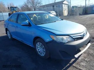 2012 Toyota Camry Hybrid XLE with VIN 4T1BD1FK1CU045159, listed as a IAAI auction lot 41826064 with 222,283 mi miles. Bid and sale history available at carsss.com. Image 1.