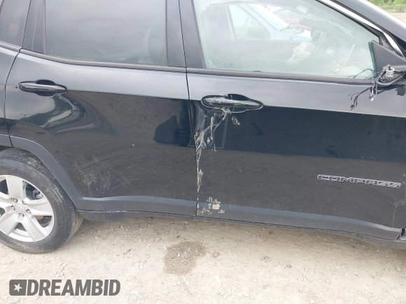 2022 Jeep Compass Latitude z VIN 3C4NJDBB3NT113332, wystawiony jako IAAI lot #42452658 z przebiegiem 43 430 mil mil oraz . Historia ofert i sprzedaży dostępna na DreamBid. Obrazek 14.