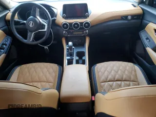 2024 Nissan Sentra SV z VIN 3N1AB8CV3RY389761, wystawiony jako Copart lot #81588324 z przebiegiem Nie podano mil oraz Nie do naprawy • Non repairable. Historia ofert i sprzedaży dostępna na DreamBid. Obrazek 8.