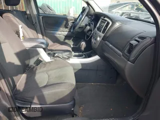 2006 Mazda Tribute LX with VIN 4F2YZ94126KM19822, listed as a IAAI auction lot 41534784 with 193,467 mi miles and . Bid and sale history available at DreamBid. Image 5.