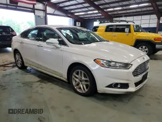 2014 Ford Fusion SE z VIN 3FA6P0HD5ER310493, wystawiony jako Copart lot #58197095 z przebiegiem 135 952 mil mil oraz Tytuł czysty. Historia ofert i sprzedaży dostępna na DreamBid. Obrazek 4.
