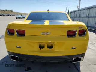 2010 Chevrolet Camaro 2SS z VIN 2G1FK1EJ5A9128567, wystawiony jako Copart lot #55323215 z przebiegiem 40 219 mil mil oraz Szkody całkowita. Historia ofert i sprzedaży dostępna na DreamBid. Obrazek 6.