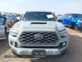 2022 Toyota Tacoma SR5 z VIN 3TMBZ5DN3NM034388, wystawiony jako IAAI lot #42270543 z przebiegiem 179 904 mil mil oraz . Historia ofert i sprzedaży dostępna na DreamBid. Obrazek 12.
