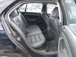2009 Volkswagen Jetta SE с VIN 3VWRZ71KX9M128808, выставлен на аукционе IAAI как лот 42378792 с пробегом 215 537 миль миль и . История ставок и продаж доступна на DreamBid. Изображение 8.