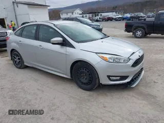 2015 Ford Focus SE с VIN 1FADP3F24FL297665, выставлен на аукционе IAAI как лот 41893672 с пробегом 105 719 миль миль и . История ставок и продаж доступна на DreamBid. Изображение 1.