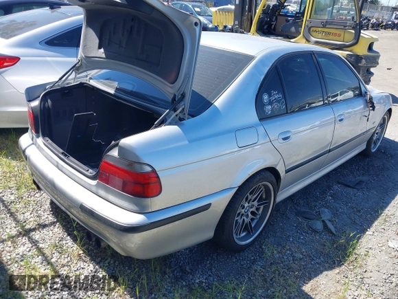 2000 BMW M5 z VIN WBSDE9349YBZ96946, wystawiony jako IAAI lot #42043141 z przebiegiem 107 000 mil mil oraz . Historia ofert i sprzedaży dostępna na DreamBid. Obrazek 4.