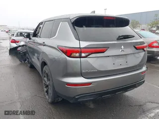 2022 Mitsubishi Outlander SE with VIN JA4J3UA81NZ090912, listed as a IAAI auction lot 41528432 with 52,639 mi miles. Bid and sale history available at carsss.com. Image 3.