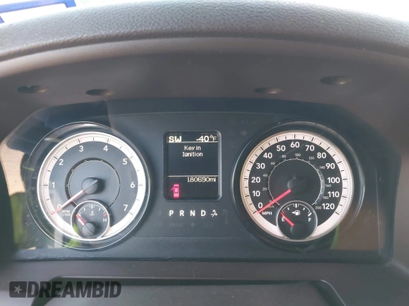 2017 Ram 1500 SLT z VIN 1C6RR6GG3HS730155, wystawiony jako IAAI lot #41929530 z przebiegiem 180 690 mil mil oraz . Historia ofert i sprzedaży dostępna na DreamBid. Obrazek 7.