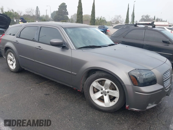 2005 Dodge Magnum RT with VIN 2D4GV58265H500284, listed as a IAAI auction lot 41194672 with 104,894 mi miles. Bid and sale history available at carsss.com. Image 13.